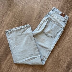 BDG Women’s high and wide light wash jean